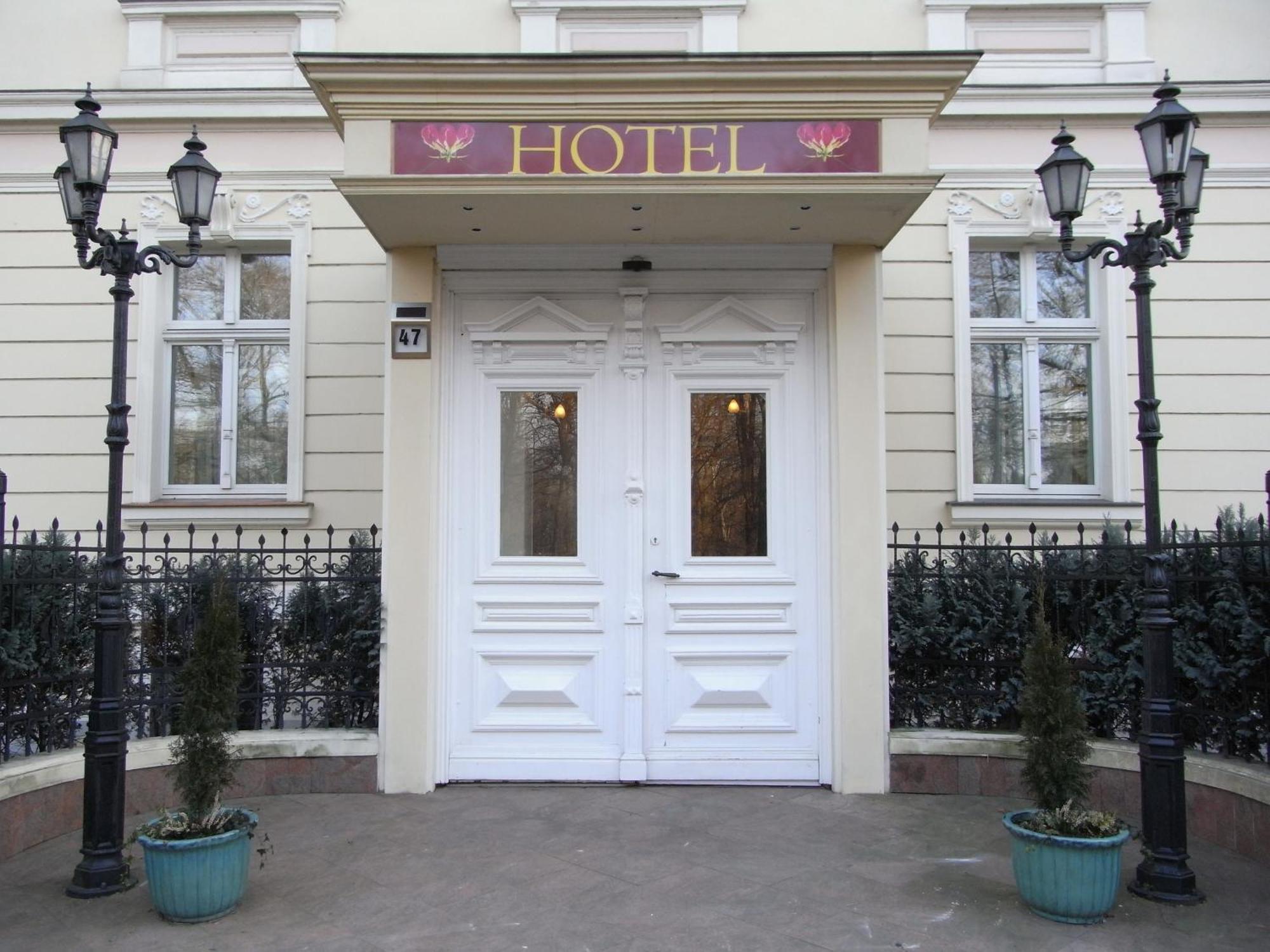 Отель Palais Am Kleistpark Франкфурт/Одер Экстерьер фото